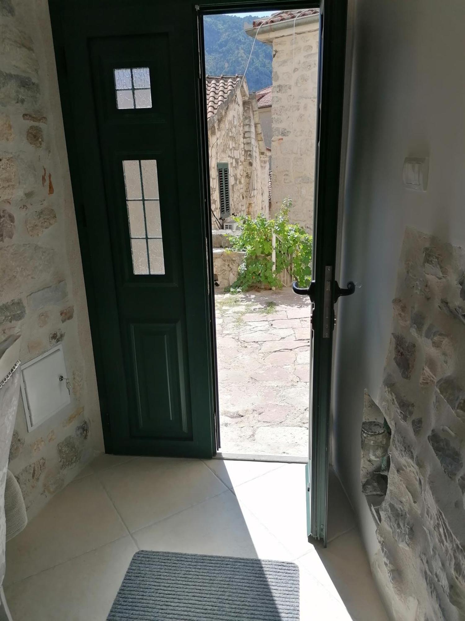 New Renovated Old Town Martiva Apartment Kotor Room photo