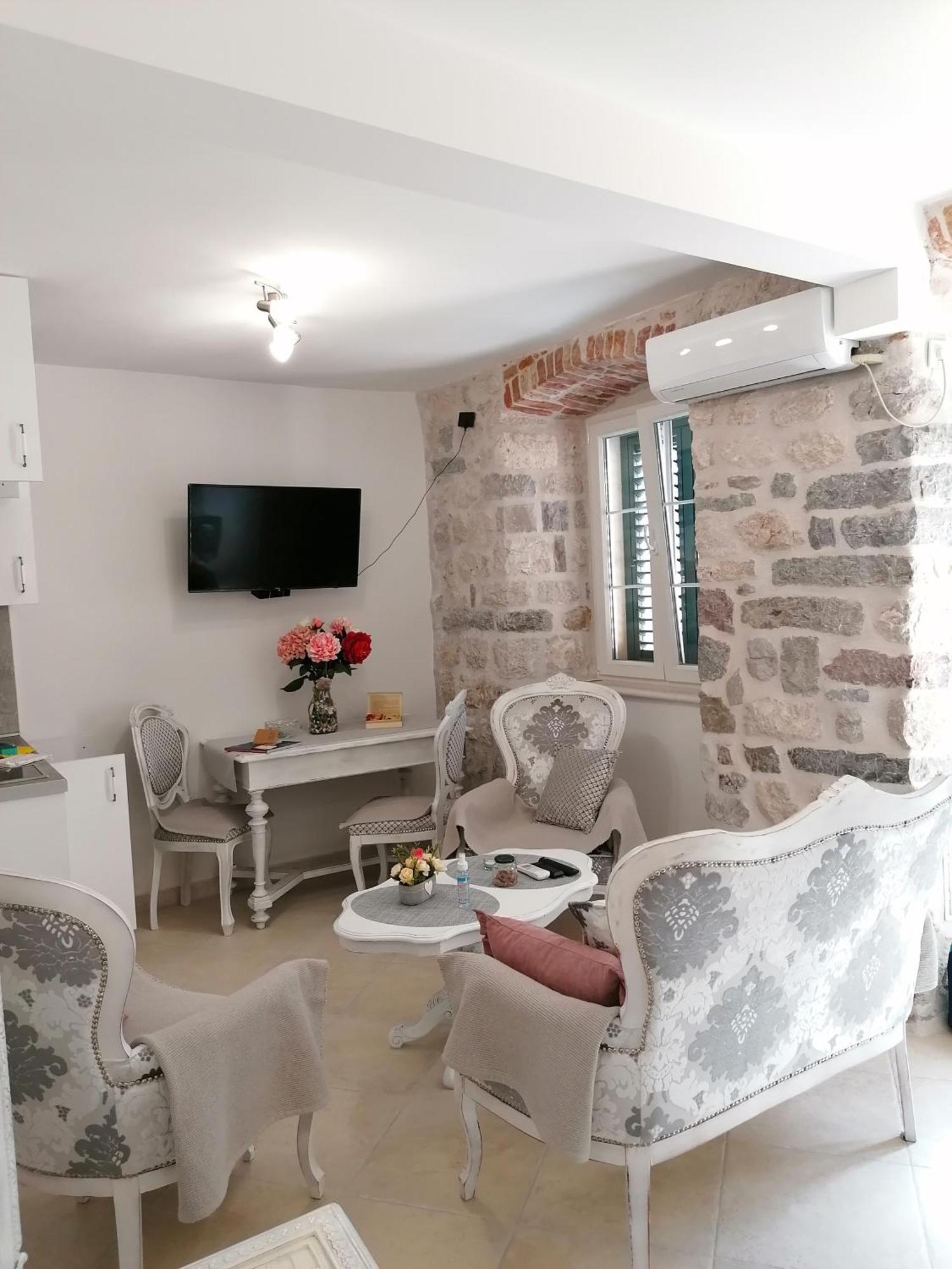 New Renovated Old Town Martiva Apartment Kotor Room photo